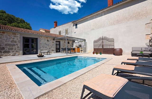 Rustic villa Dvori with outdoor pool in Porec