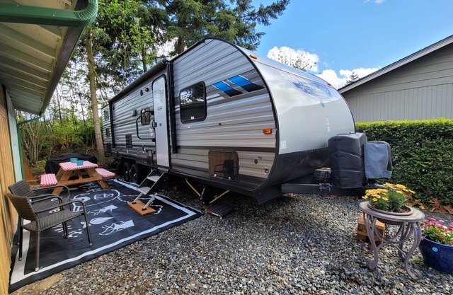 RV Glamping in the Heart of Downtown Eatonville with a Mountain View