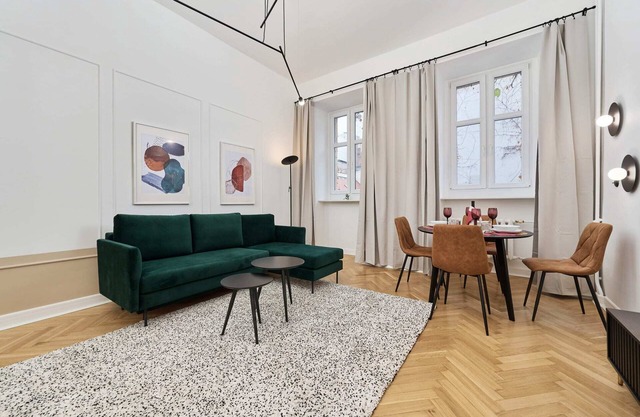 Rynek 8 | Bright Apartment | Pet Friendly