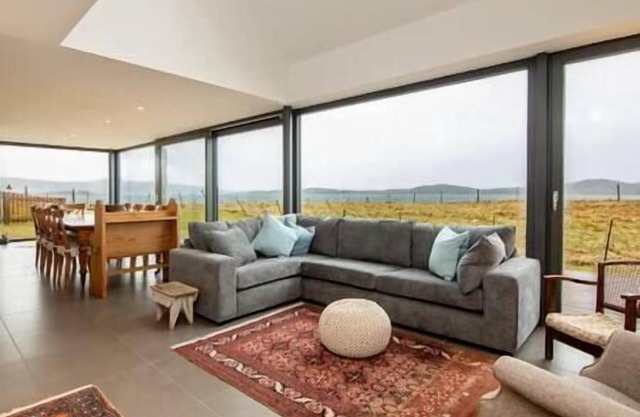 Sòlas, Luxury coastal retreat