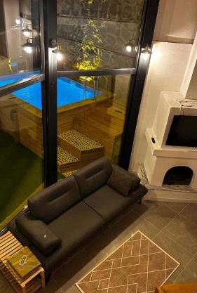 Sıcak Havuzlu ve Jakuzili Villa 2