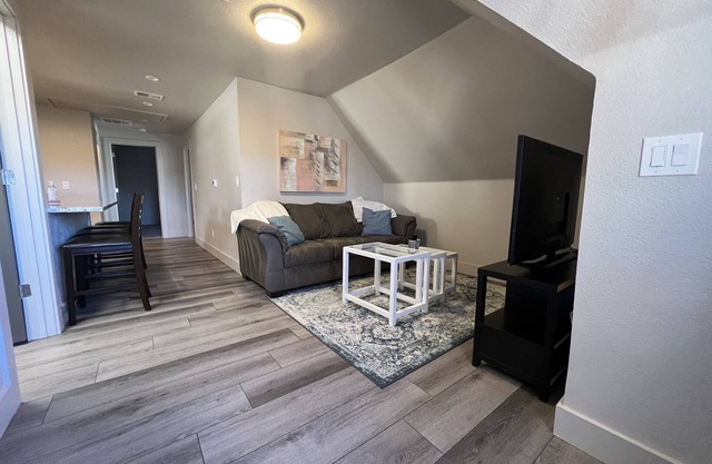 S Broadway 2 bed getaway w Parking - 98 walk score