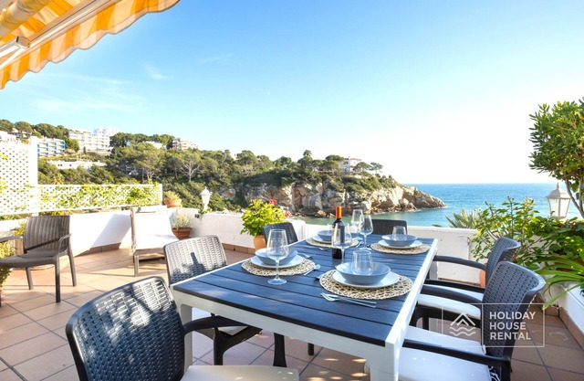 S01 HOUSE IN A CLIFF WITH AWESOME VIEW