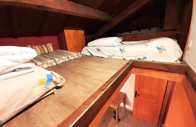 SAILLAGOUSE III - Two Bedroom House, Sleeps 6