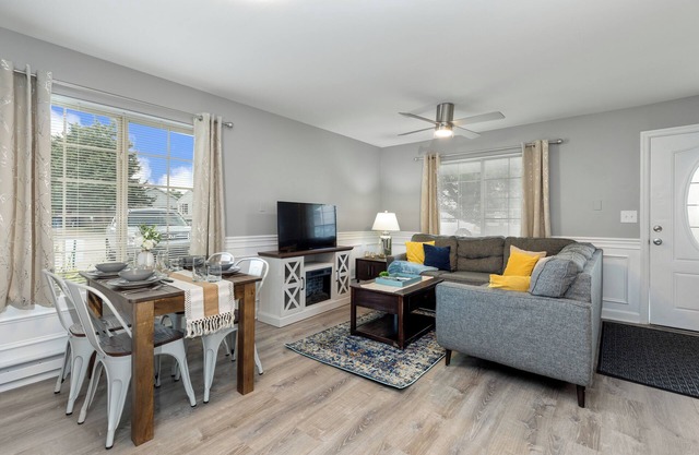 Saint Charles 2BD | King Bed, Near River Trail!