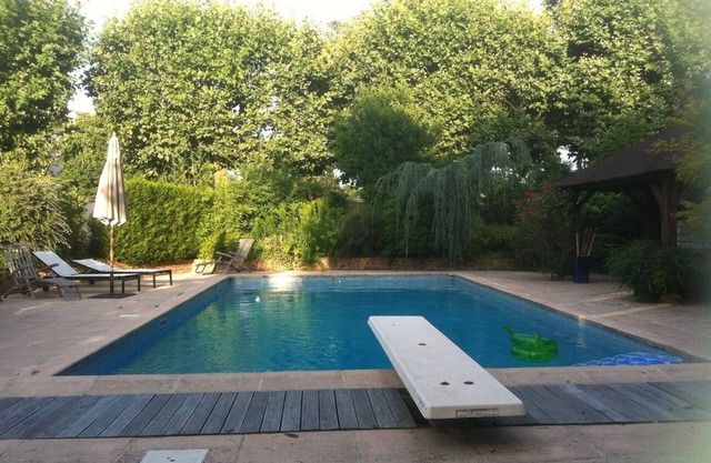 Saint Maur Petite Maison de Charme Avec Piscine Pour 2 Personnes