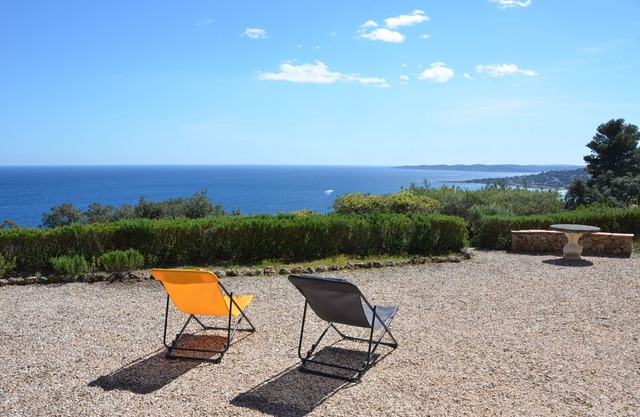Sainte Maxime house with magnificent sea view in a quiet, secure estate