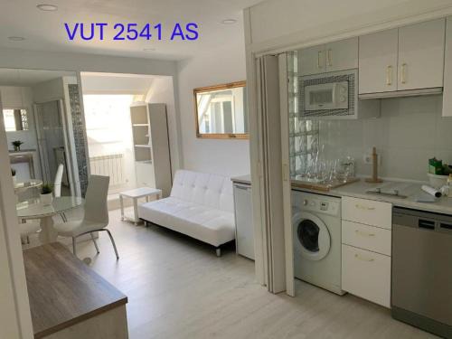 SALESAS OVIEDO CENTRO COMERCIAL CORTE NGLES- Apartamento