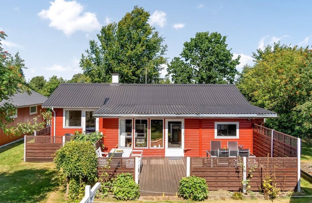 "Sallie" - 500m to the inlet by Interhome