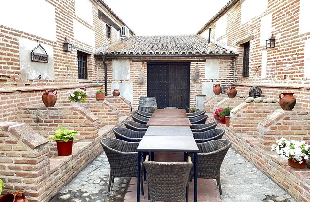 SALON DE EVENTOS (60 PERSONAS) + CASA RURAL