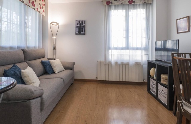 Salto del Caballo. Apartment with garage