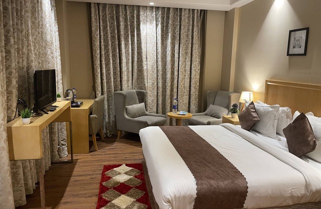 Saltstayz Select - Galleria Market & Golf Course Road
