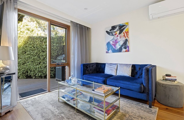 Samanda's- 4pm check out Sundays|Modern|Cosy|Private|Bush Walks