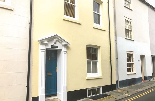 SAMPHIRE, family friendly, country holiday cottage in Deal