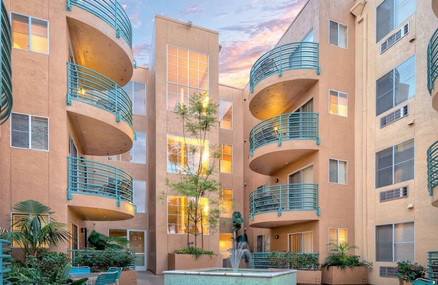 San Diego Mission Valley 2BR 1.5 Bath - Full Kitchen, Pool, Spa, Exercise Room