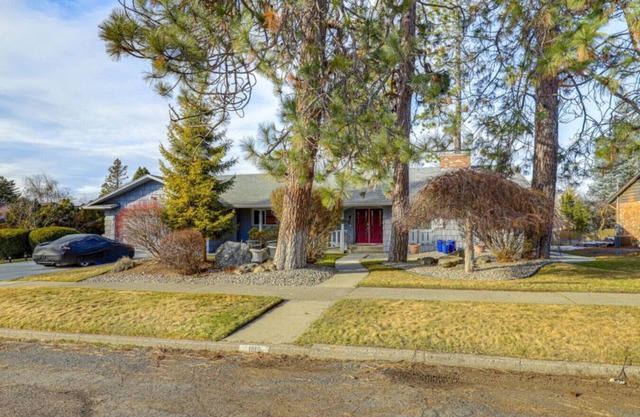 Sanctuary: 5BR Home for Extended Stays & Family Comfort