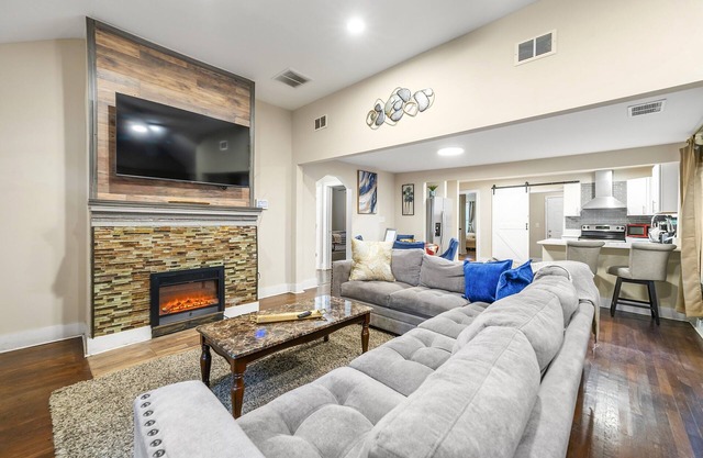 Sanctuary in the City-10 minutes from all City attractions!