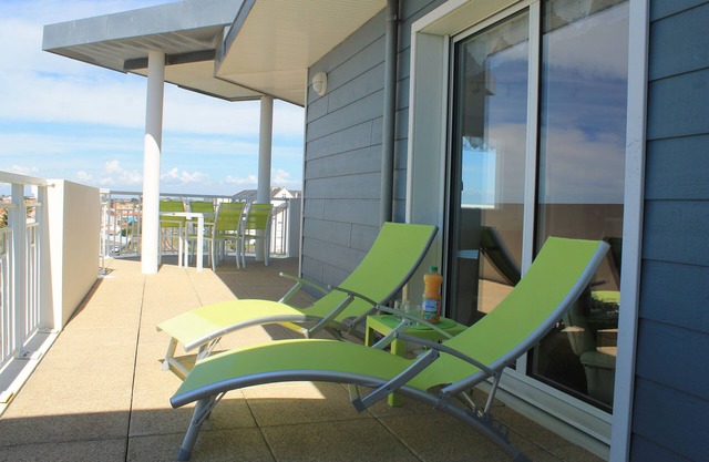 Sand on foot. T2 standing 60 m² + terrace + garage. Linen & linen provided