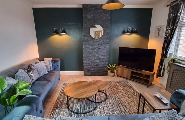 Sandbach Deluxe Whole Apartment