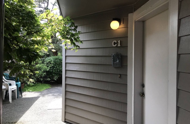 Sandcastle condo C-1 - indoor pool - Cannon Beach Property Mgmt
