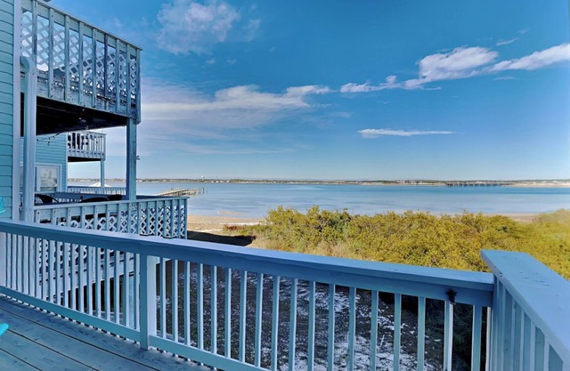 Sandcastle Townhomes #24 | Near Beach w. Sound Access, Pool, Boat Slip + More