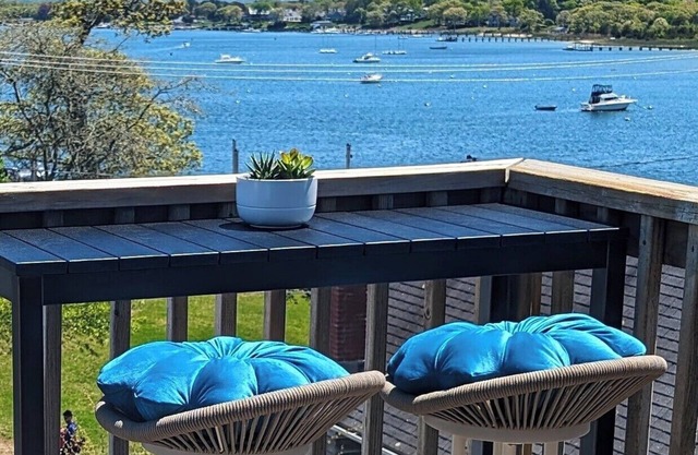 ⭐ SandDollar Suite - Private Deck with Gorgeous Views of Onset Beach ⭐