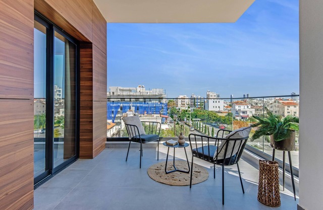 Sanders Crystal 2 Limassol