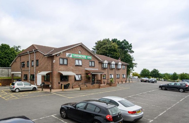Sandown Park Lodge