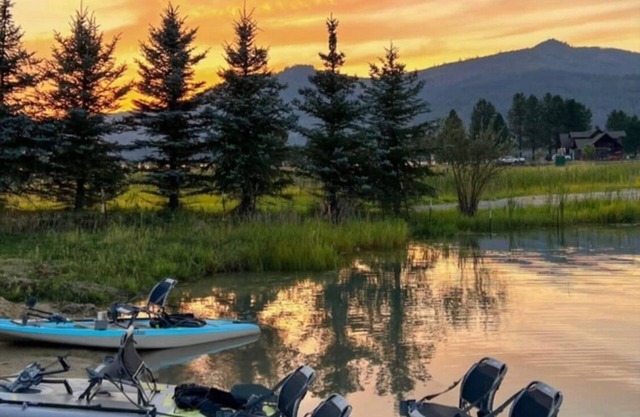 Sandpoint Waterfront Escape SEPT SPECIALS