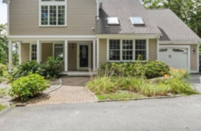 Sandy Toes Apartment in Barnstable