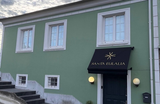 Santa Eulalia. House 7 minutes from the center of Lugo. Air conditioning. Barbecue