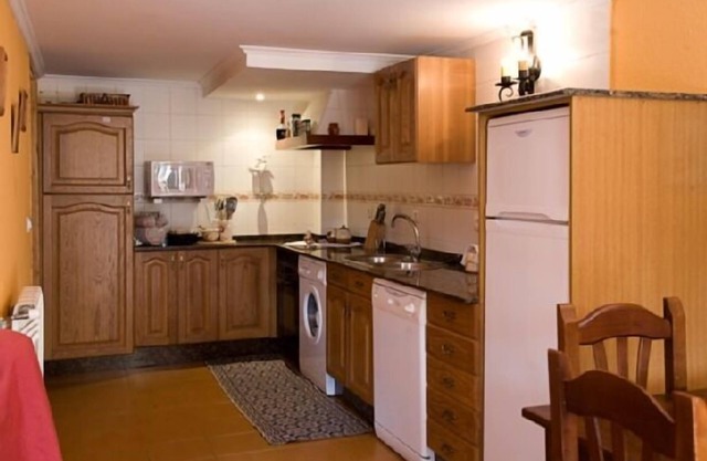 SARA rural apartment (full rental) Pumarega for 6 people