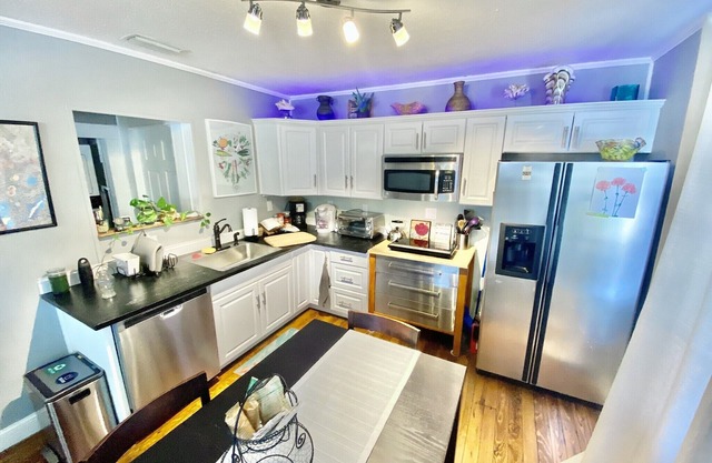 Sarasota FL Modern Historic 1 bedroom 1 bath 10 min to Siesta Beach and Downtown