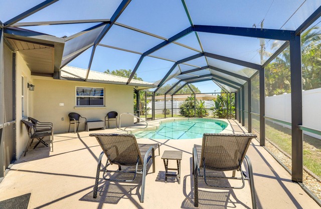 Sarasota House w/Private Pool - 4 Mi to Beach!