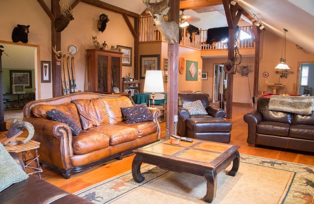 Saratoga Springs Race Track - Country Getaway Lodge/Ranch