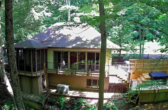 Satori Cottage-uber private, stream side, meditative 2 BR, 2 BA getaway!