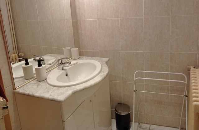 Saulieu town center apartment