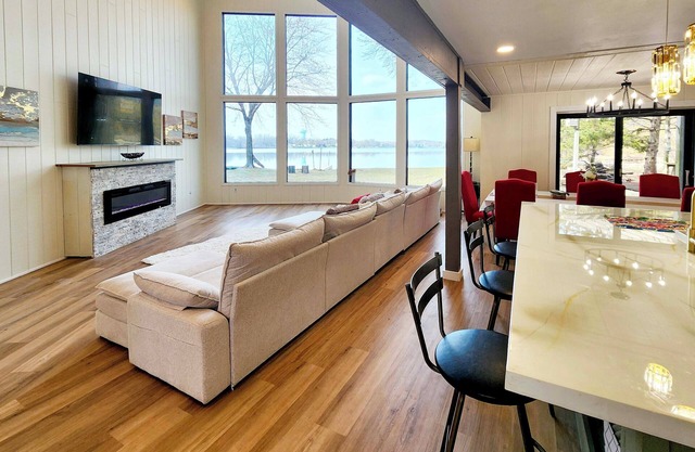 Sauna & Dock: 'Castle House' on Private Beach!