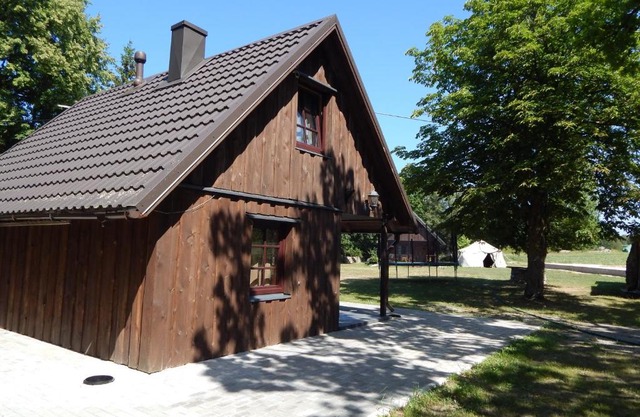 Saunamaja koos tünnisaunaga