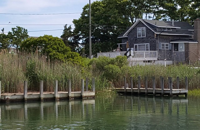 Saybrook Almost Beach-Front, Private Beach, Boat Launch, Shallow Dock, Secluded