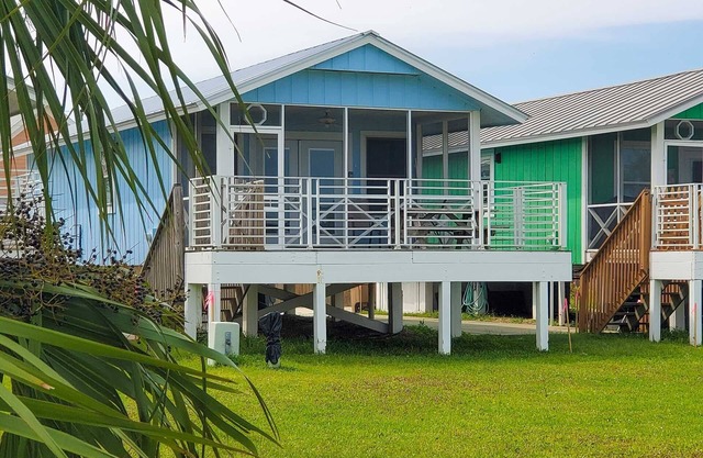 Scallop Cove #5 - The Blue Tortuga - Bayfront, Pet Friendly, Save 15% on 25' Bookings!
