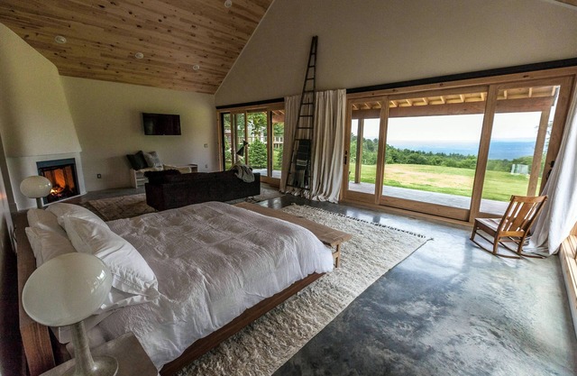 Scandinavian Inspired Chalet, Luxury, privacy, seclusion, mountain views