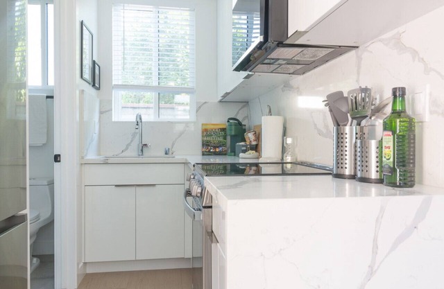 Scandinavian-Style 1BR Apartment BUILT 2024 (p80)