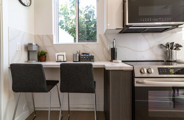 Scandinavian-Style 1BR Apartment BUILT 2024 (p81)
