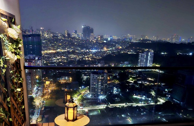 Scenic Balcony Suite @ EST Bangsar with Amazing Night View Perfect for Couples