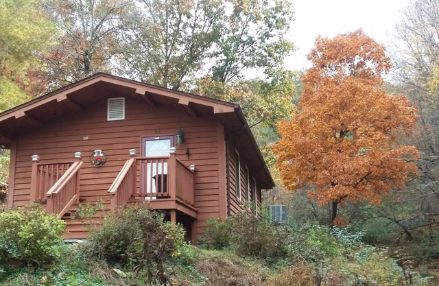 Scenic cabin near Hungry Mother, Mount Rogers, and Grayson Highlands Parks