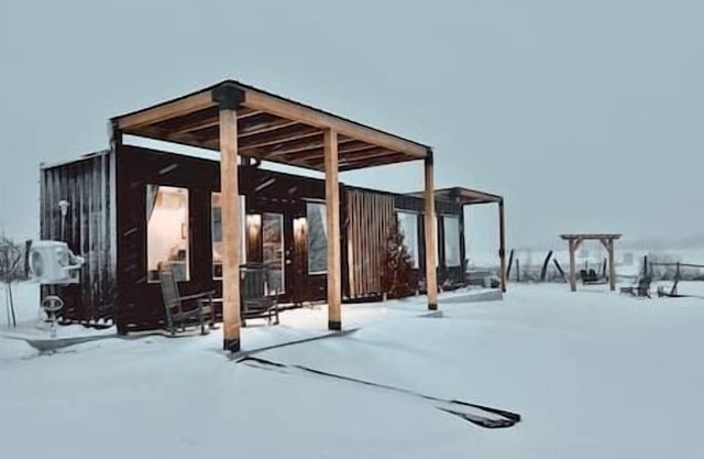 ‘Scenic Escapes’ Romantic Pine Grove Getaway!