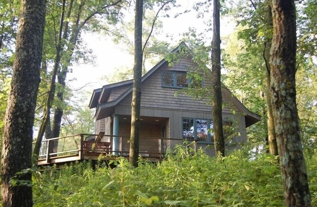 Scenic Luxury Cabin, Secluded Woods, Blue Ribbon Trout Stream
