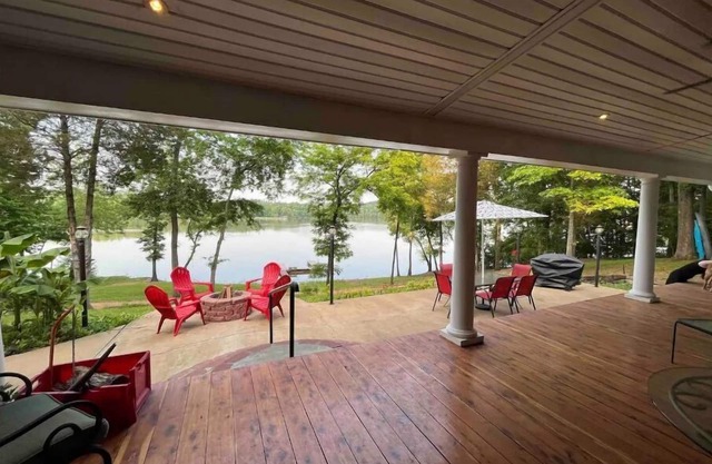 Scenic River Cabin Retreat Kayaks, Firepit, Hammock & Dog-Friendly Stay