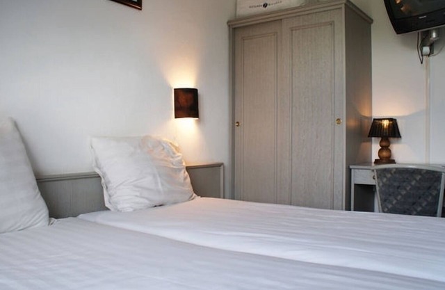 Scenic Room with Indoor Swimming Pool Near Strand Cadzand-Bad